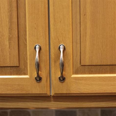 How To Clean Oak Kitchen Cabinets With Images Kitchen Cupboard