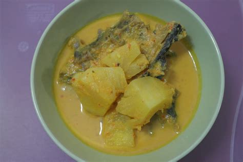 Jika tak ada rempah cap o boleh je pakai. Kuali Hangus: Gulai Lemak Nenas Ikan Masin