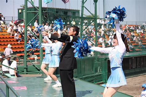 青山学院大学硬式野球部（あおやまがくいんだいがくこうしきやきゅうぶ、aoyama gakuin university baseball club）は、東都大学野球連盟に所属する大学野球チーム。青山学院大学の学生によって構成されている。 当団について : 東北学院大学応援団 活動報告