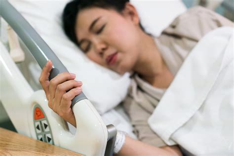 Menyiapkan tempat persalinan ketika memasuki 6 bulan kehamilan atau memasuki trimester ketiga, berdiskusilah dengan dokter seputar proses persalinan yang akan anda. Tentang Induksi Menjelang Persalinan, Berapa Lama Normalnya?