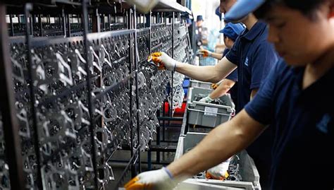 Malaysia's resources and strategic location has made malaysia a major destination country for migrants from southeast asia, south asia, the between 2010 and 2017, the number of documented foreign workers in malaysia increased from 1.7 million to 2.2 million and as of the end of 2018, there. FMM: We still need foreign workers | Free Malaysia Today (FMT)