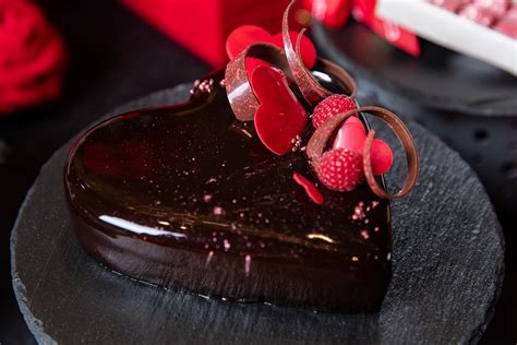 A substantial size package for japanese standards. Trio Chocolate Mousse Crispy Feuilletine Cake - Dine ...