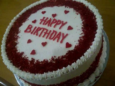 Red velvet cake can sometimes be dry, but these are nice and moist. Red Velvet | The Little Prince Pâtisserie