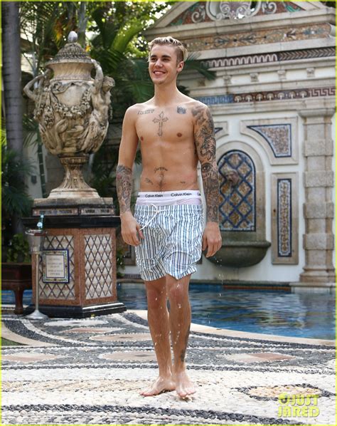 Justin Bieber Goes Shirtless For A Swim At The Versace Mansion Photo 3528476 Justin Bieber