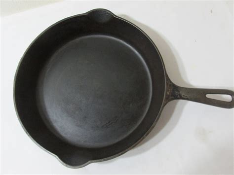 Griswold Cast Iron Skillet No.8 Large 10.5 Inch Vintage | Etsy