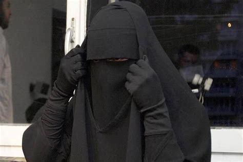 Dix Huit Mois De Prison Pour La Femme Contrôlée En Niqab à Jette La Libre