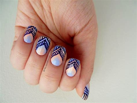 Un diseño clásico en una fachada, pero un detalle a tener en cuenta es la cantidad de. Hermosas decoraciones de uñas bonitas de uñas sencillas ...