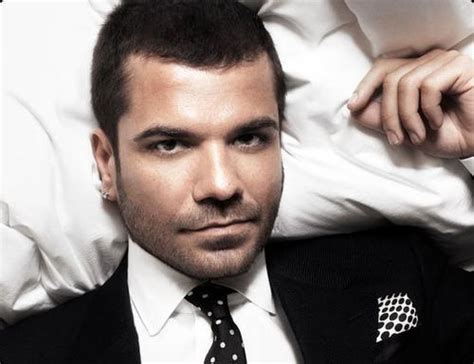 Yıl marşı'nın modern bir düzenlemesini de içerek maksi single çalışması kenan doğulu 3.5'u ise 1997. Turkey - Eurovision's Kenan Doğulu is 'Living It Up' LARGE - Eurovision Ireland