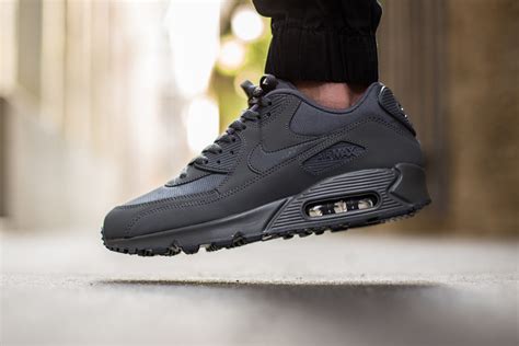 Nike 302519 001 Air Max 90 Essential Leather Men S Shoes