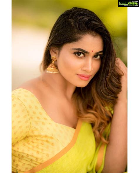 Shivani Narayanan Instagram 💛 📷 Camerasenthil Gethu Cinema