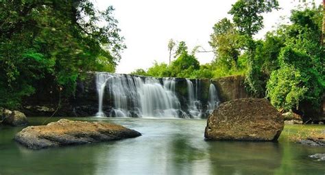 Bandung memang terkenal dengan wisata alam dan kulinernya. Ahery: 9 Curug Eksotis Di Bandung yang Wajib Dikunjungi