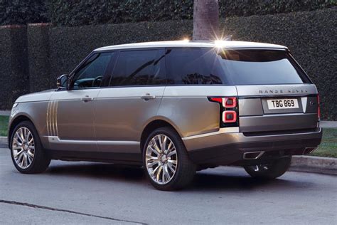 2019 Land Rover Range Rover Review Trims Specs And Price Carbuzz