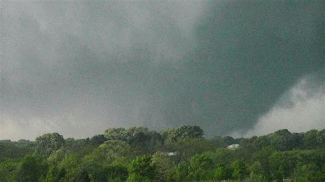 Intense Escape From The Tushka Oklahoma Wedge Tornado Youtube