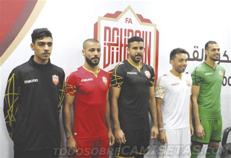 Los cuatro diseños, que comparten un mismo modelo, usan cuello redondo con remate en v y un patrón geométrico en las mangas en el color secundario de la camiseta. Bahrain Macron Kits 2019 - Todo Sobre Camisetas