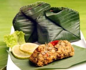 1 ons ikan teri 2 genggam lamtoro 1/2. RESEP BOTOK TAHU TEMPE ENAK | Resep Masakan Nusantara