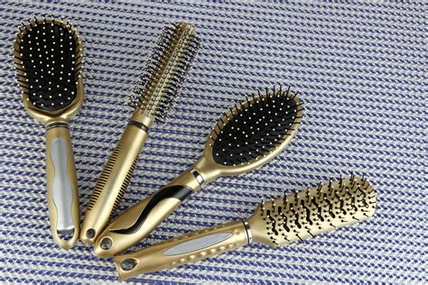 Hair brush paddle hair brushes for women wet dry straightening and blowdrying for thin thick curly straight hair , airbag soft, no tangle no pain best choices for kids men ,black. The Best Brush For Curly Hair | March 2021