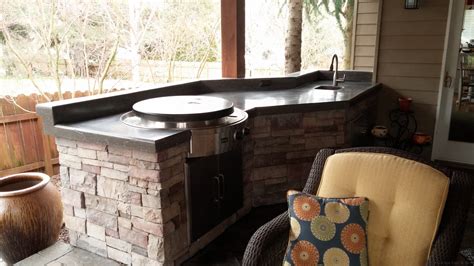 Now let's take a closer look at some actual ideas you can incorporate into your design. Outdoor Kitchen Designs for Portland, Oregon Landscaping | Portland Landscaping Company