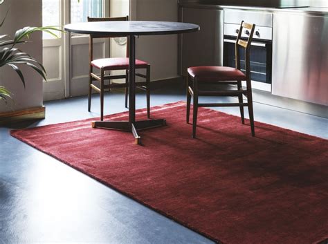 Tapis extérieur extérieur rouge rectangulaire, l.200 x l.290 cm fara. Tapis uni BLANK en laine de viscose, rouge - SEANROYALE