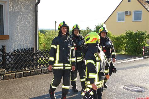 Ein linienbus im bereich fink in der au rutschte mit den hinterreifen beim wenden in den straßengraben und blockierte die gesamte landesstraße. FF- Mauthausen » EINSATZ - Brandverdacht