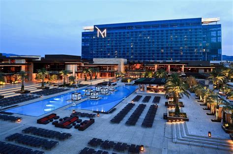 Traveling To Las Vegas? Here Are the Top Places Where To Stay