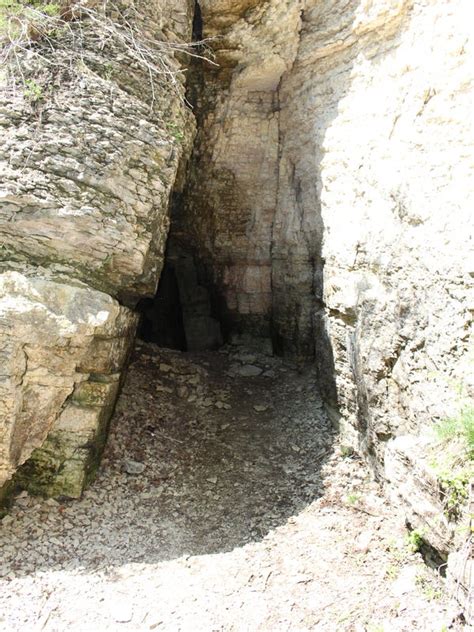 Iowa Caves Seven Of The Best Caves To Explore In Northeast Iowa
