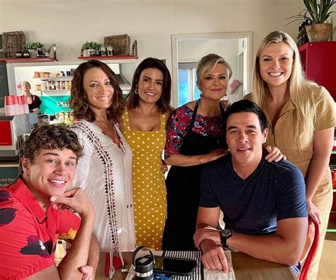 Home And Away Extra Reveals How Much They Get Paid New Idea Magazine