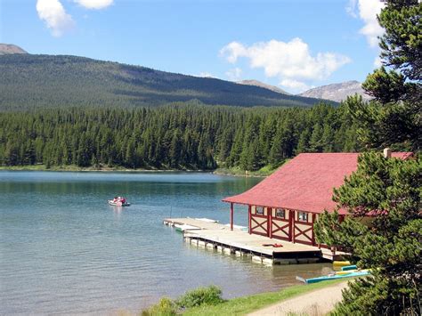 Maligne Lake Boathouse Maligne Lake Boathouse Flickr