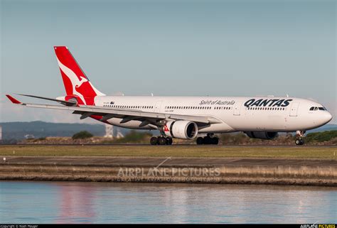 Vh Qpe Qantas Airbus A330 300 At Sydney Kingsford Smith Intl Nsw