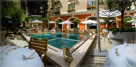 Photos, horaires, presence d'un buffet et d'une terrasse. Palace divin et cocktail de charme au Royal Monceau ...