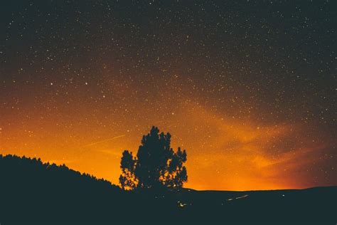 Orange Night Sky With Meteor Starry Night Picture Stars At Night