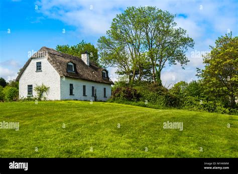 Irish Country House High Resolution Stock Photography And Images Alamy
