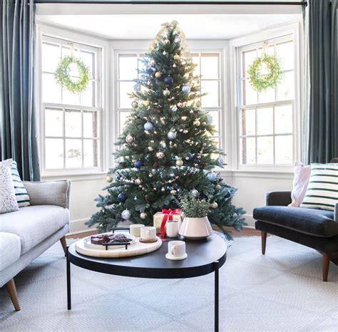 We're a home improvement retailer that loves to inspire. The Day Shift x Lowe's: Decorating for the Holidays — the ...
