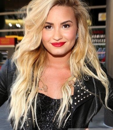 Hairstyle hair color hair care formal celebrity beauty. Pictures : Demi Lovato Hairstyles - Demi Lovato's Blonde ...