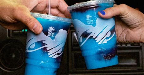 Taco Bells Midnight Berry Freeze Is Like A Galaxy In A Cup Popsugar Food
