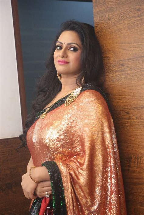 Telugu Tv Anchor Udaya Bhanu Sexy In Saree Film Actress