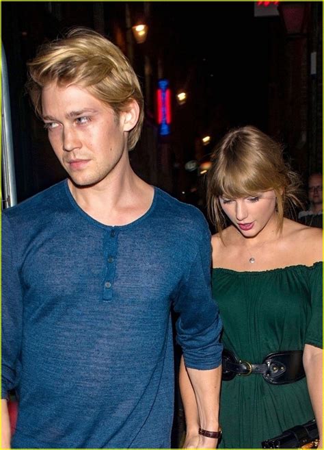 Taylor swift and joe alwyn have successfully kept their relationship clouded in mystery for four years. Taylor Swift & BF Joe Alwyn Look So Cute Together While on ...