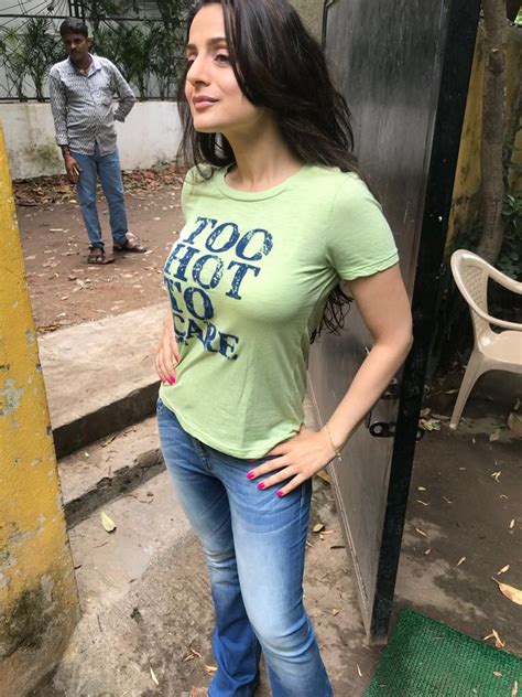 Ameesha Patel On Twitter When You Are “too Hot To Care “😀😀😀💋💋💋💋