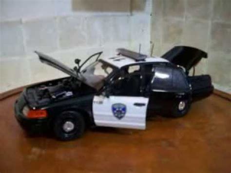 I've heard that former chief ramsey visited a country where they do it and thought it sounded like a good idea. 1/18 Oakland POLICE diecast Toy car with Lights and SIREN ...