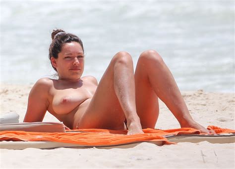 Kelly Brook Topless 108 Photos Thefappening