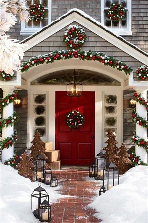 56 Amazing front porch Christmas decorating ideas.  Outdoor christmas
