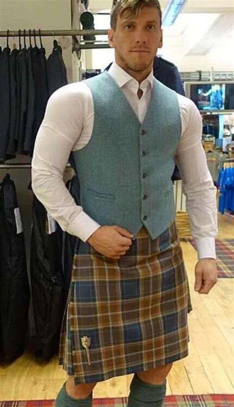 Bulging Kilt Outfits Mens Outfits Scotish Men Man Skirt Men In