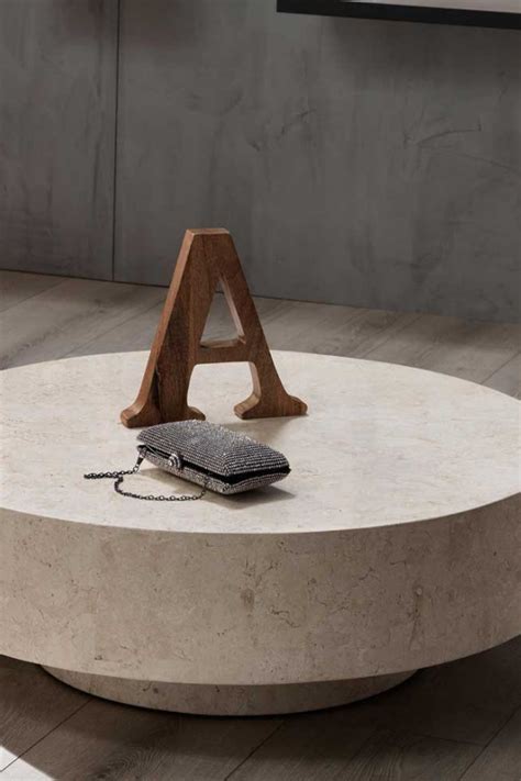 Der esstisch ist das zentrale möbel in einem interieur. Runder Wohnzimmertisch Elvillo in Creme Weiß | Couchtisch ...