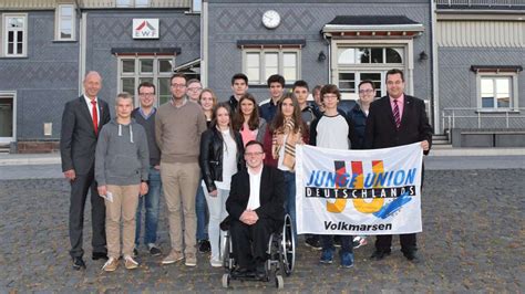 Die cdu wurde 1945 gegründet und ist im moment die größte partei in deutschland. Engagiert für die eigene Stadt CDU-Nachwuchsorganisation ...