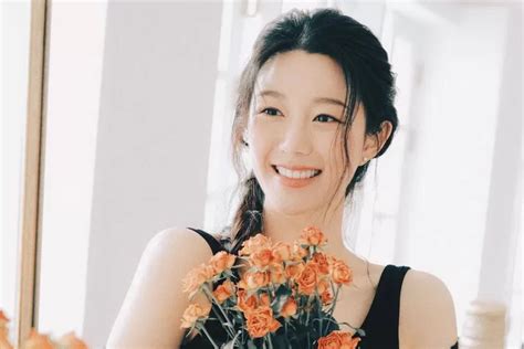 Profil Dan Biodata Si Cantik Lee Da In Calon Istri Dari Aktor Populer