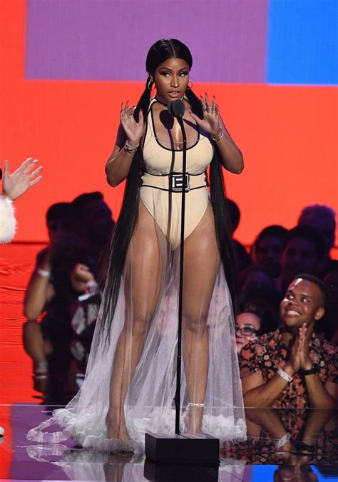 Wowee Nicki Minaj Just Wore The Most Outrageous Vmas Look Of The Night Nicki Minaj Nicki
