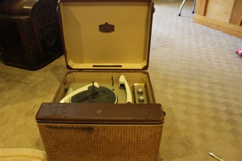 Vintage Rca Victor Suitcase Record Player