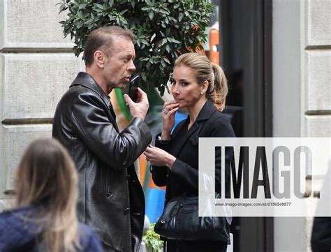 Milan 21 04 2022 Rocco Siffredi After Having Lunch With His Wife Rosa Caracciolo At The Salumaio