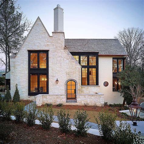 Beautiful Home By Christopherai Admiring The Beautiful White Texas