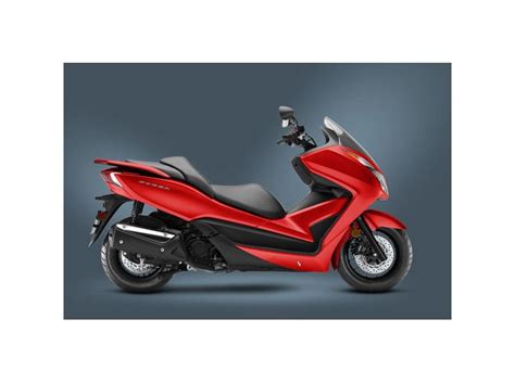 Yeni scooter'ın geliştirilmesinin ilk aşamalarında, honda mühendisleri dünyanın her yerindeki insanların nasıl, neden ve tüm bunların sonucu olarak tasarlanan nss300 forza, sadece işe gidip gelirken değil, aynı zamanda gezinti ve sportif sürüşler için de insanların. 2014 Honda FORZA (NSS300) for sale on 2040motos