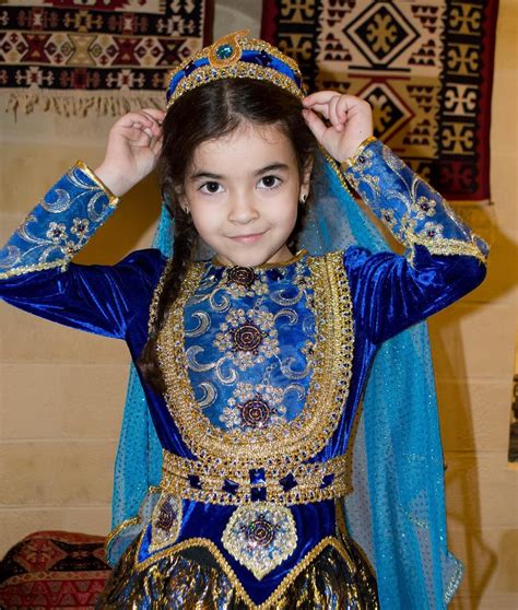 Азербайджанский национальный костюм Azerbaijan National Clothing